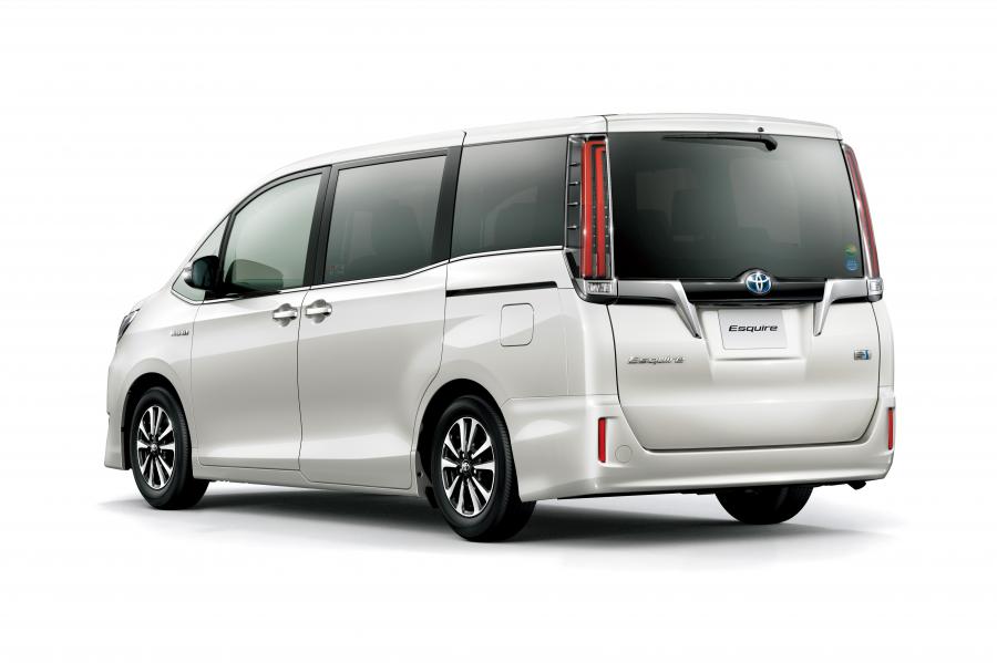  Toyota Esquire Hybrid 2017 года  (фото 9 из 13)